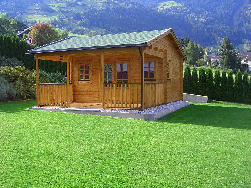 Gartenhaus auf der Grundstücksgrenze